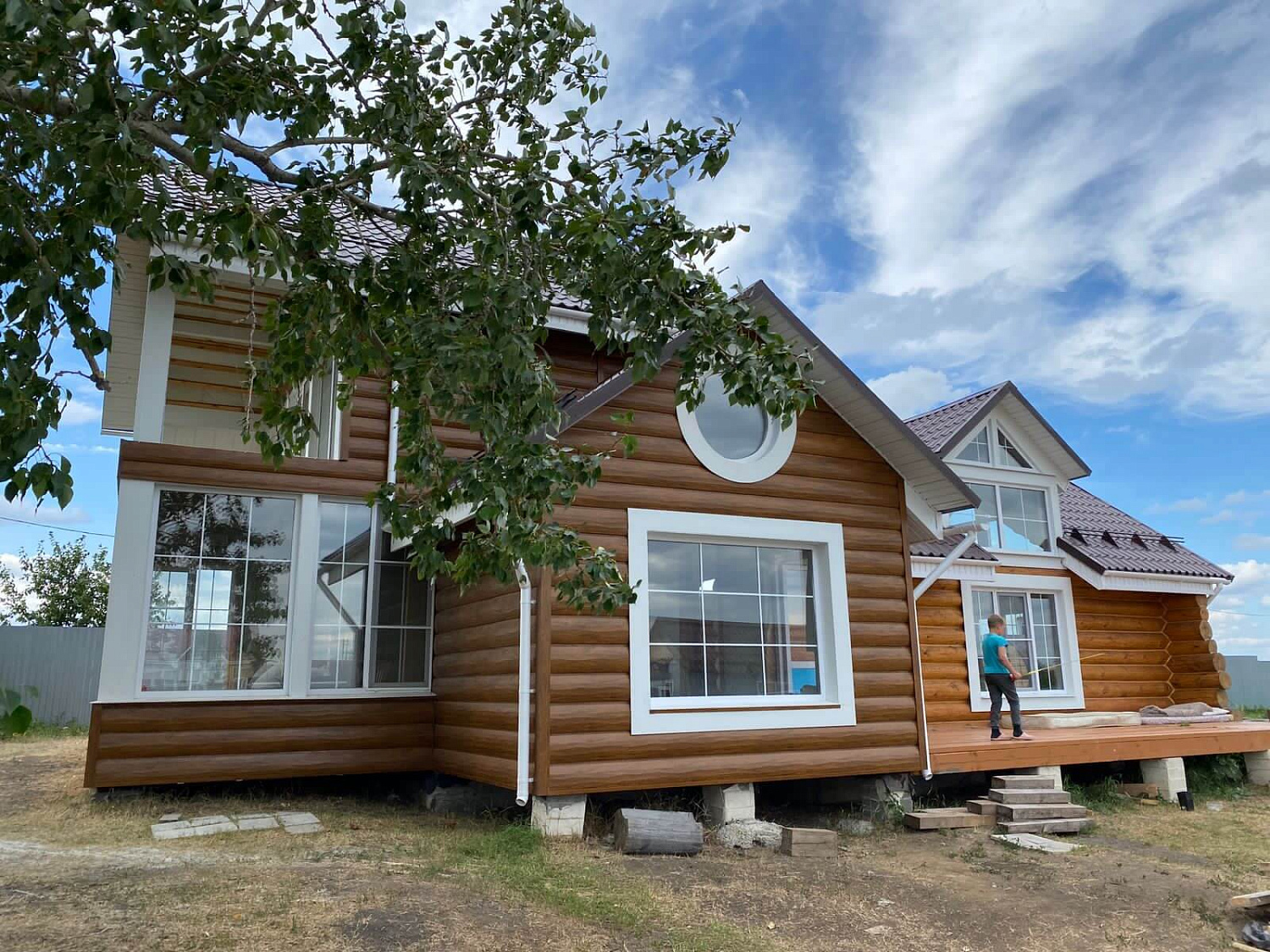 Металлический сайдинг "ЦАРЬСАЙДИНГ" на фасаде дома в Екатеринбурге